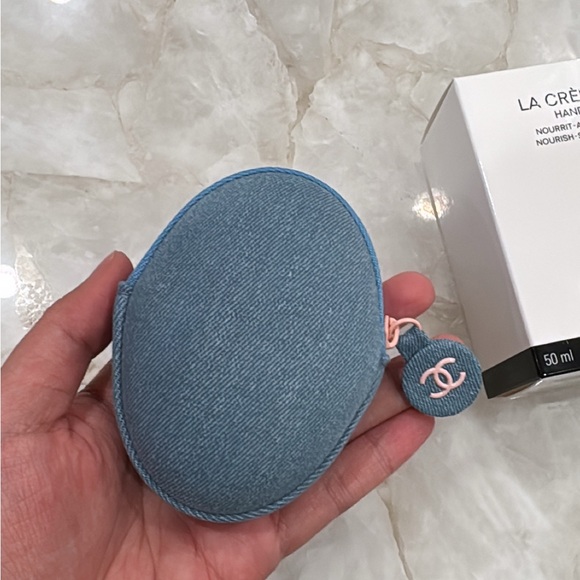 CHANEL La Crème Main Hand Cream with Blue Pouch - Picture 2 of 3